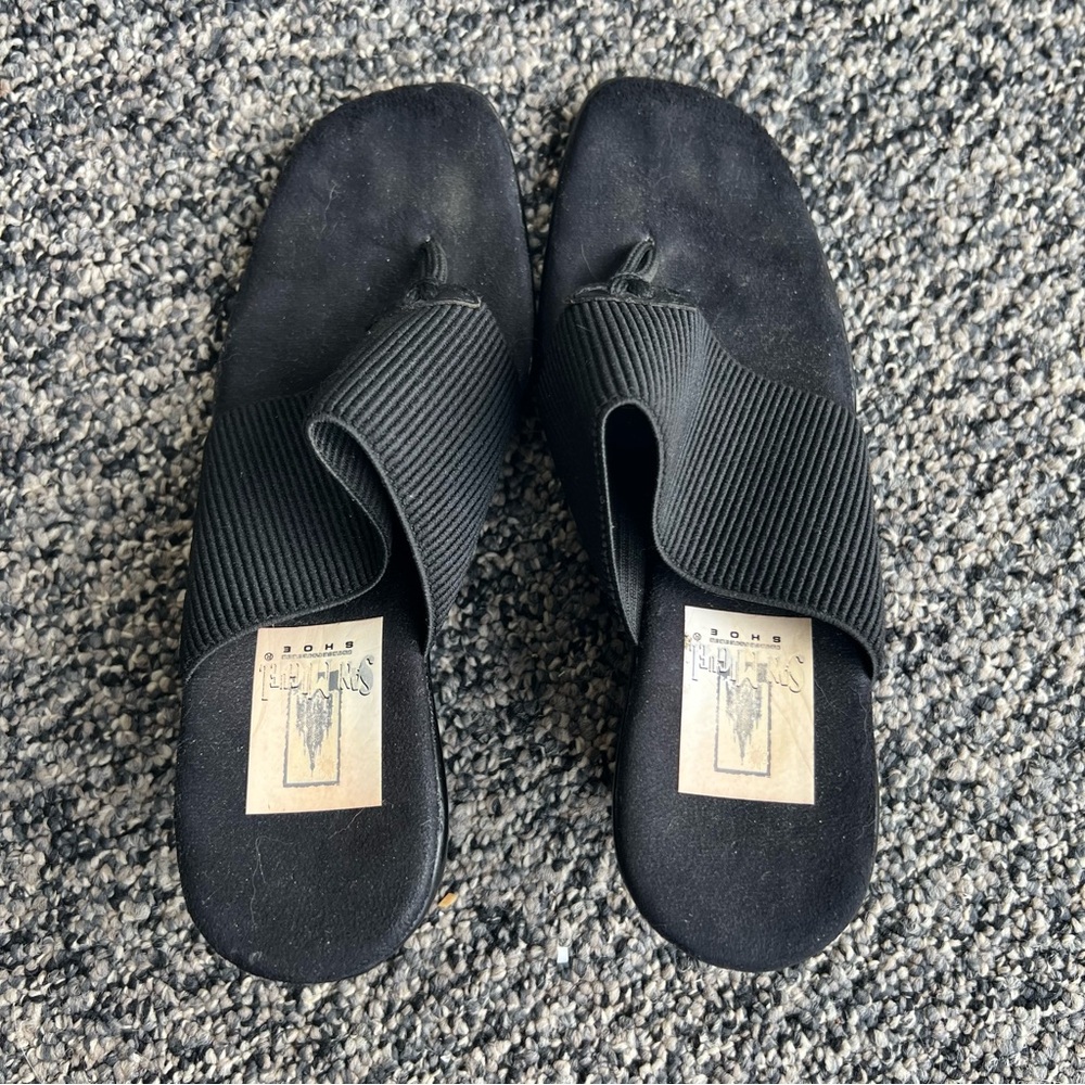 San Miguel Black Wedge Heels - Picture 2 of 7